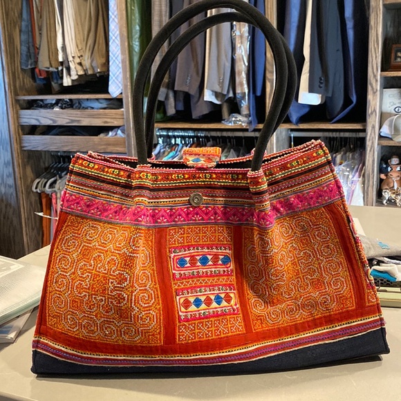 Structured Thai Bag - Picture 1 of 3